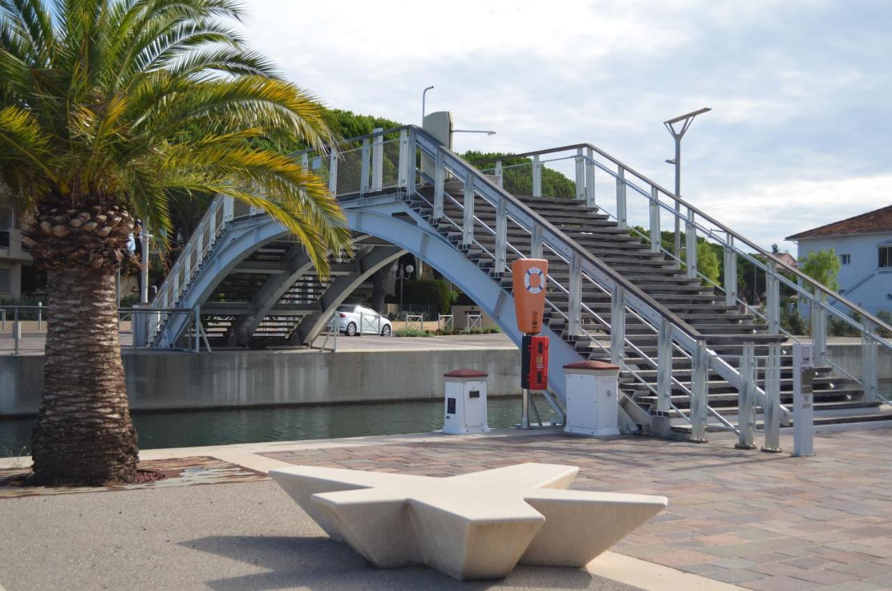 Charmant Appartement A 350M De La Plage Et Du Port Fréjus Exterior foto